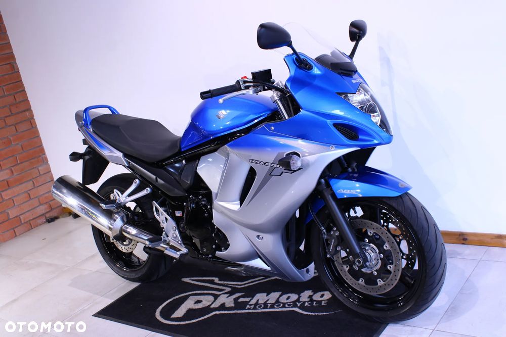 Suzuki GSX - 4