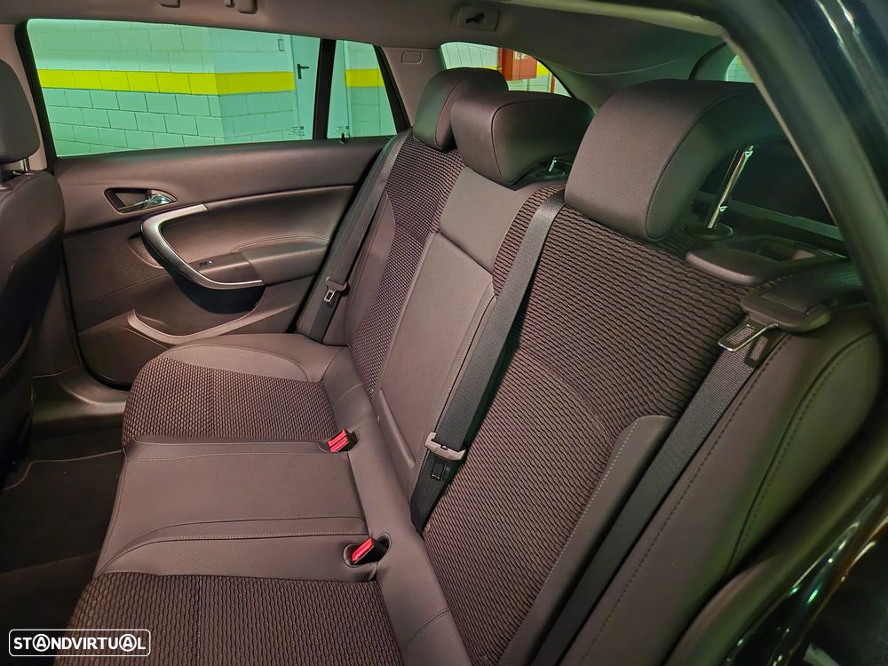 Opel Insignia Sports Tourer 1.6 CDTi Cosmo S/S — fotografia 30