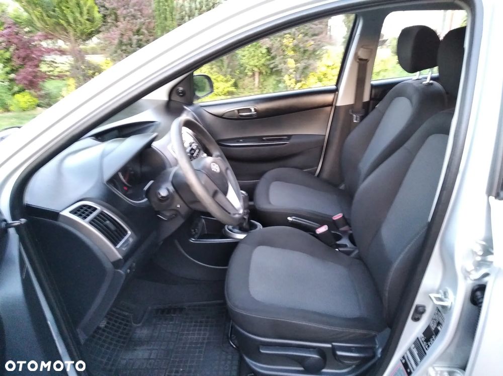 Hyundai i20 1.4 Comfort EU5 - 23