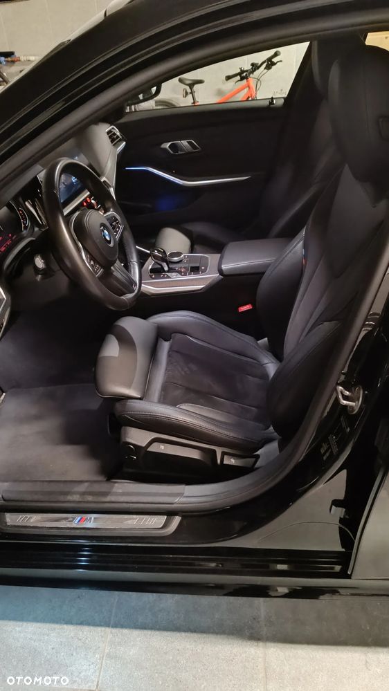 BMW Seria 3 318i M Sport - 11