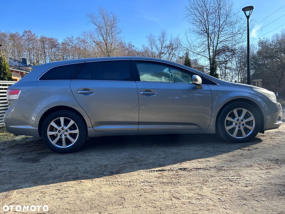 Toyota Avensis 2.0 D-4D 2010 - 3