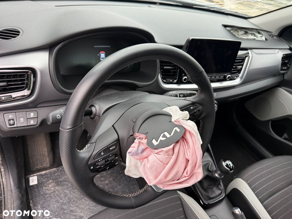Kia Stonic 1.2 L Business Line - 13
