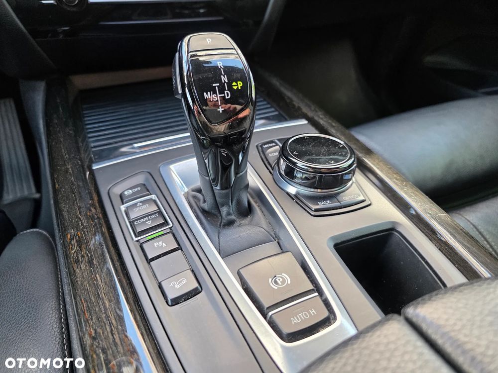 BMW X5 xDrive40d - 16