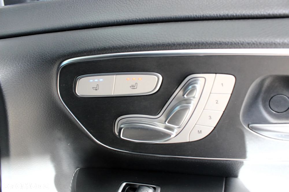 Mercedes-Benz Klasa V 300 d Avantgarde 9G-Tronic (d³ugi) - 17