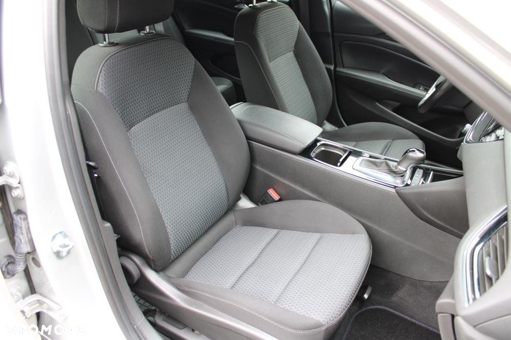 Opel Insignia - 17