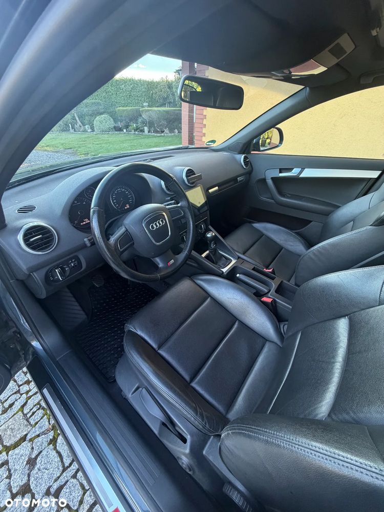 Audi A3 Sportback 2.0 TDI DPF quattro S line Sportpaket - 8