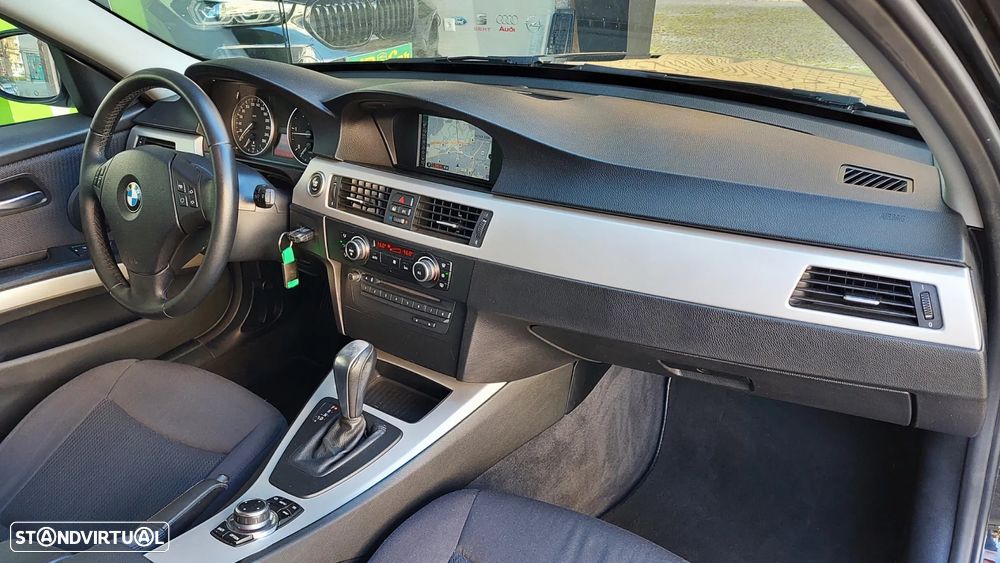 BMW 320 d DPF Touring Aut. - 12