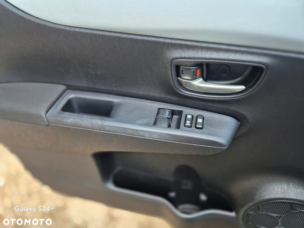 Toyota Yaris 1.5 VVT-i Life - 16