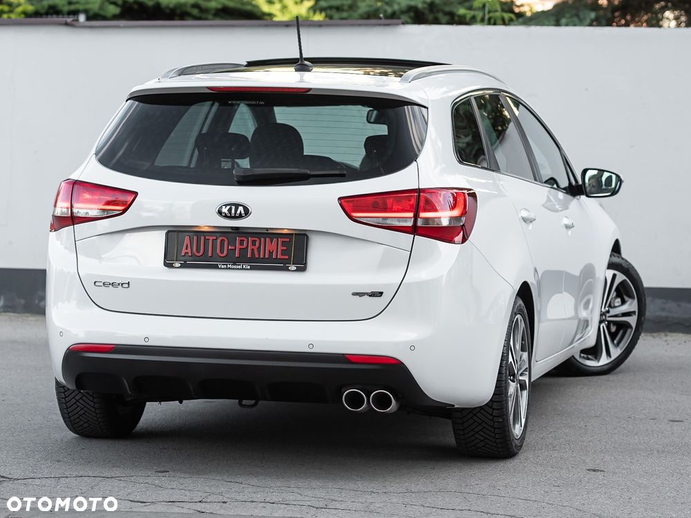 Kia Ceed 1.6 CRDi 136 ISG GT Line - 12