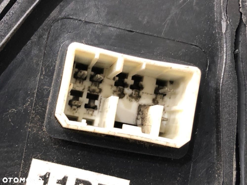 LUSTERKO LEWY  KIA SORENTO I (JC) 2002 - 2022 2.4 102 kW [139 KM] benzyna 2002 - 2022 - 6