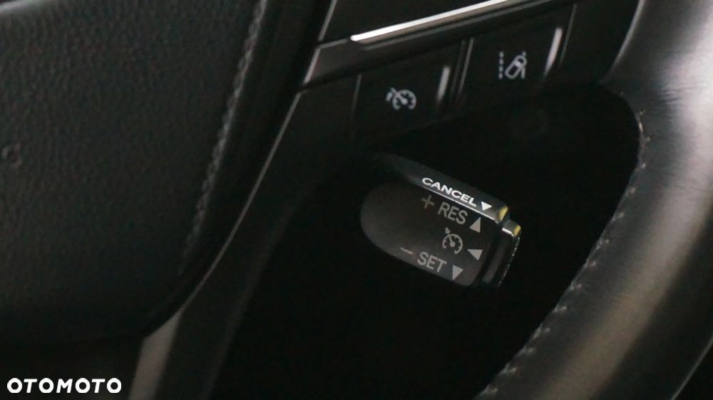 Toyota Avensis 2.0 D-4D Prestige - 25