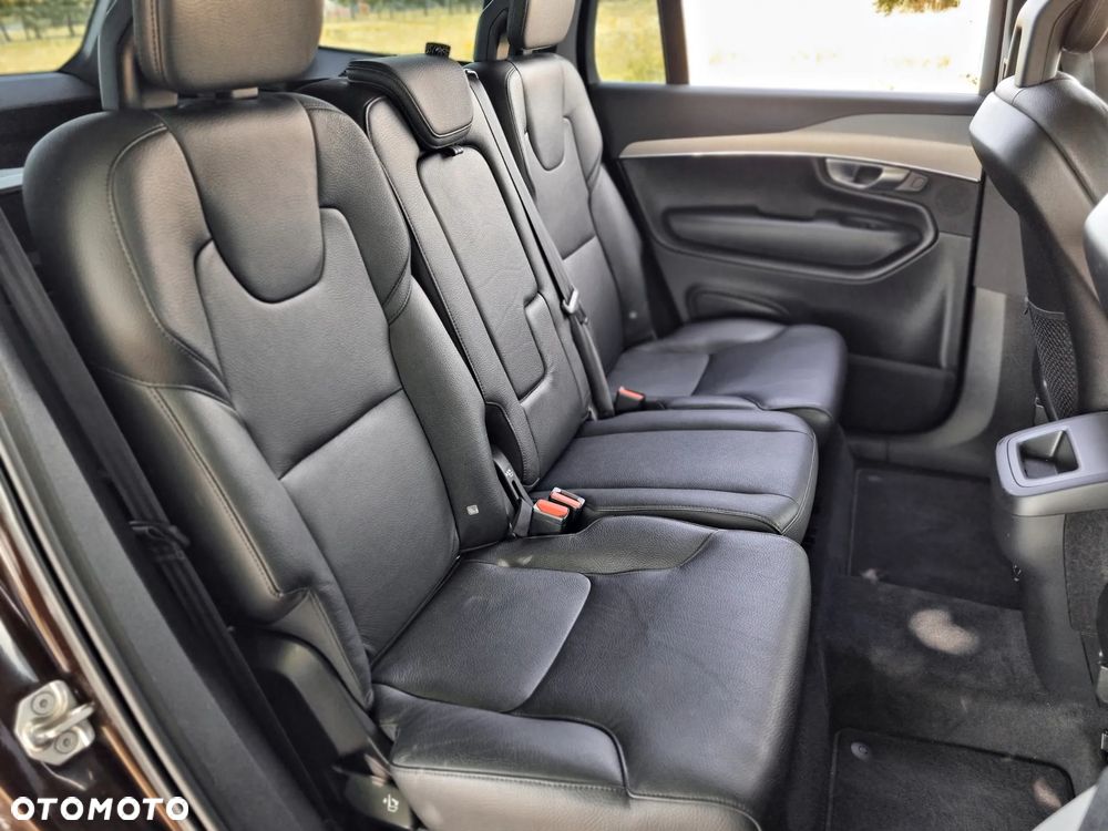 Volvo XC 90 B5 D AWD Geartronic Momentum Pro - 31