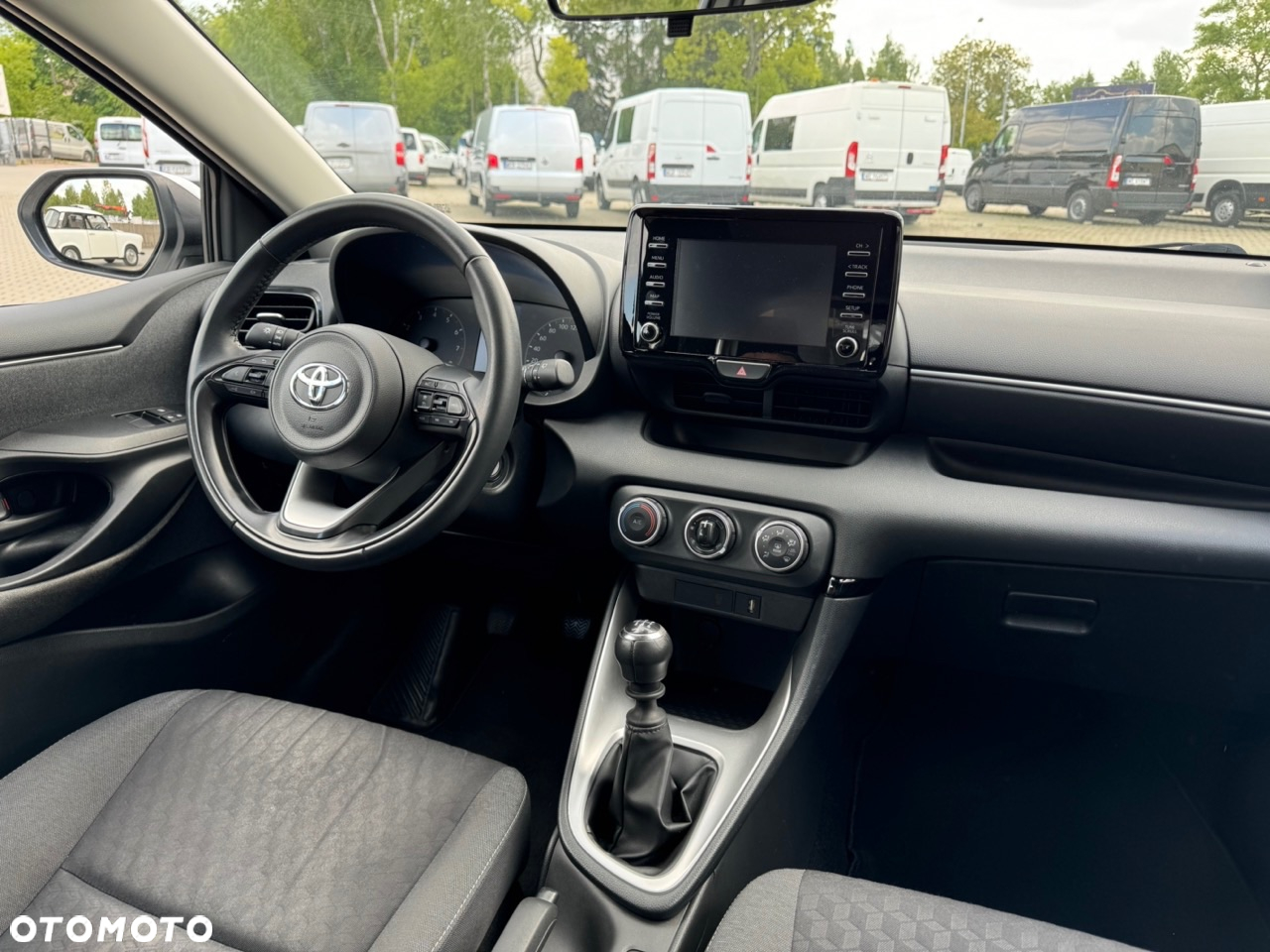 Toyota Yaris 1.5 Comfort - 25