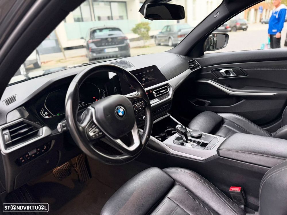 BMW 320 d Auto - 14