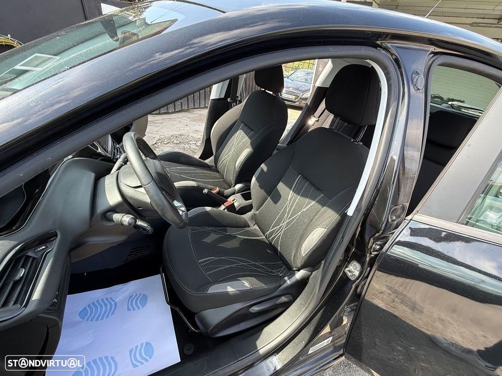 Peugeot 208 1.2 VTi SE Style - 43
