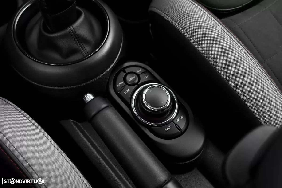MINI 3 Portas John Cooper Works Auto Desportiva - 15