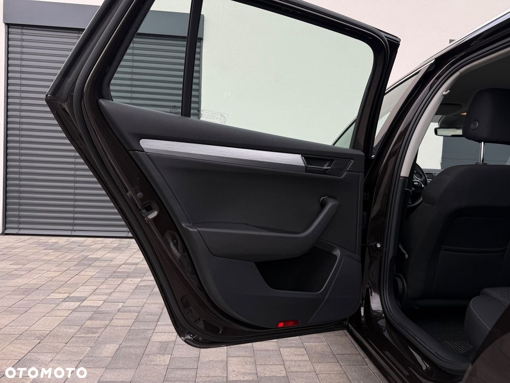 Skoda Superb 2.0 TDI SCR Ambition DSG - 37