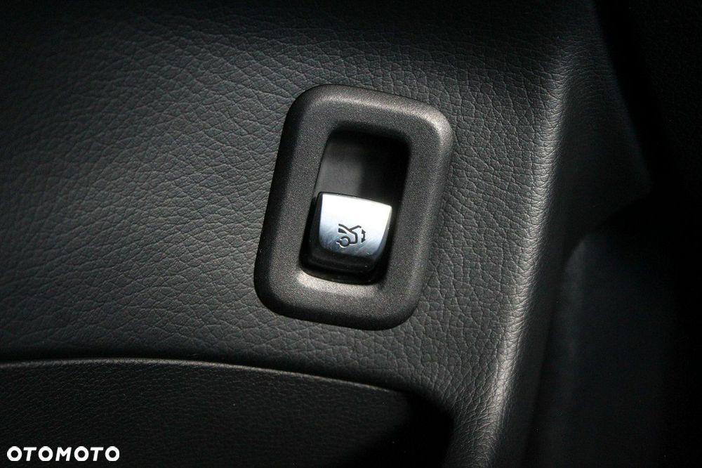 Mercedes-Benz GLC - 27