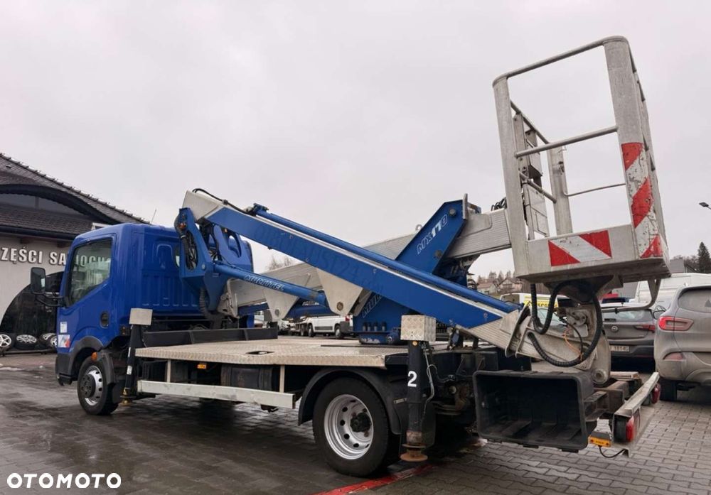 Nissan Nissan podnośnik koszowy zwyżka Multitel MX 170 - 1