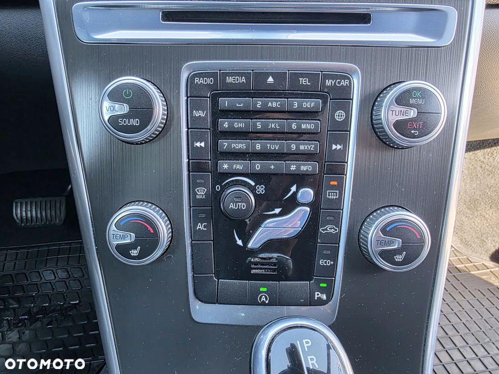 Volvo XC 60 D4 Geartronic Momentum - 33