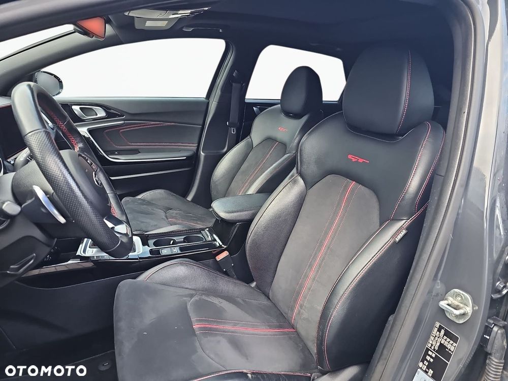 Kia ProCeed 1.6 T-GDI GT DCT - 12