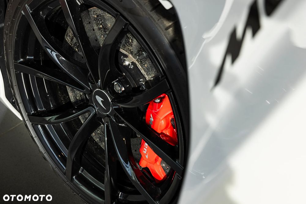 McLaren Artura - 4