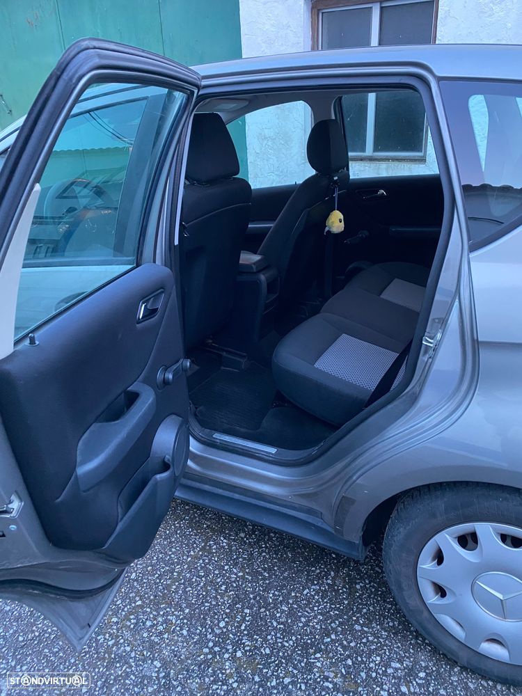 Mercedes-Benz A 150 Elegance Automatic - 9