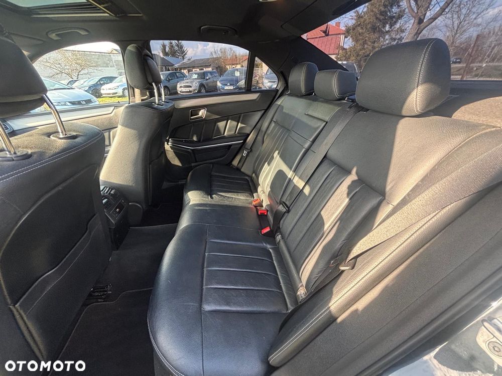 Mercedes-Benz Klasa E 350 BlueTEC 4-Matic Elegance - 40