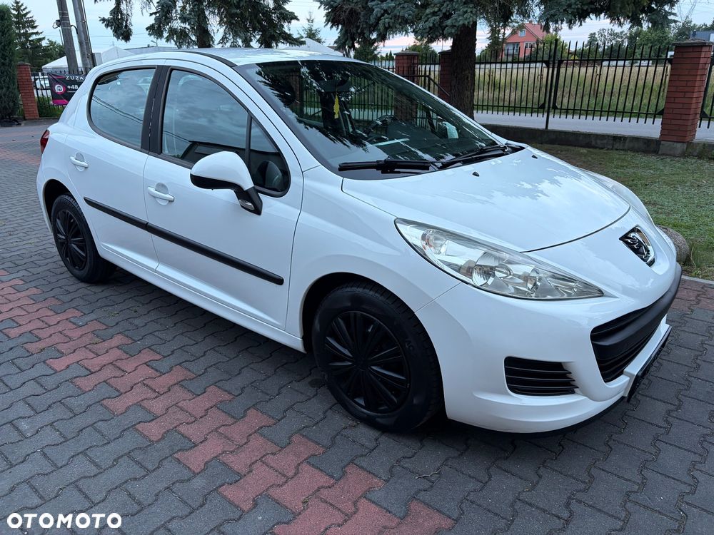 Peugeot 207 75 Millesim 200 - 17