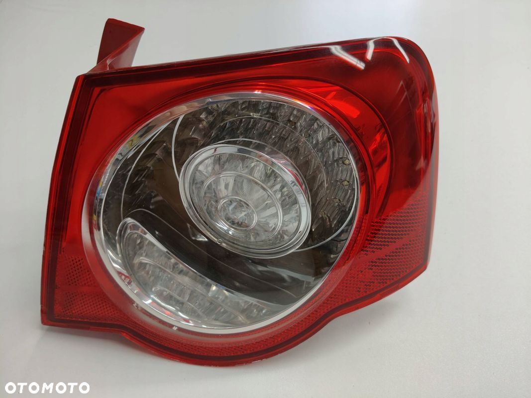 LAMPA PRAWY TYŁ PRAWA TYLNA Volkswagen PASSAT B6 3C5945096C - 1