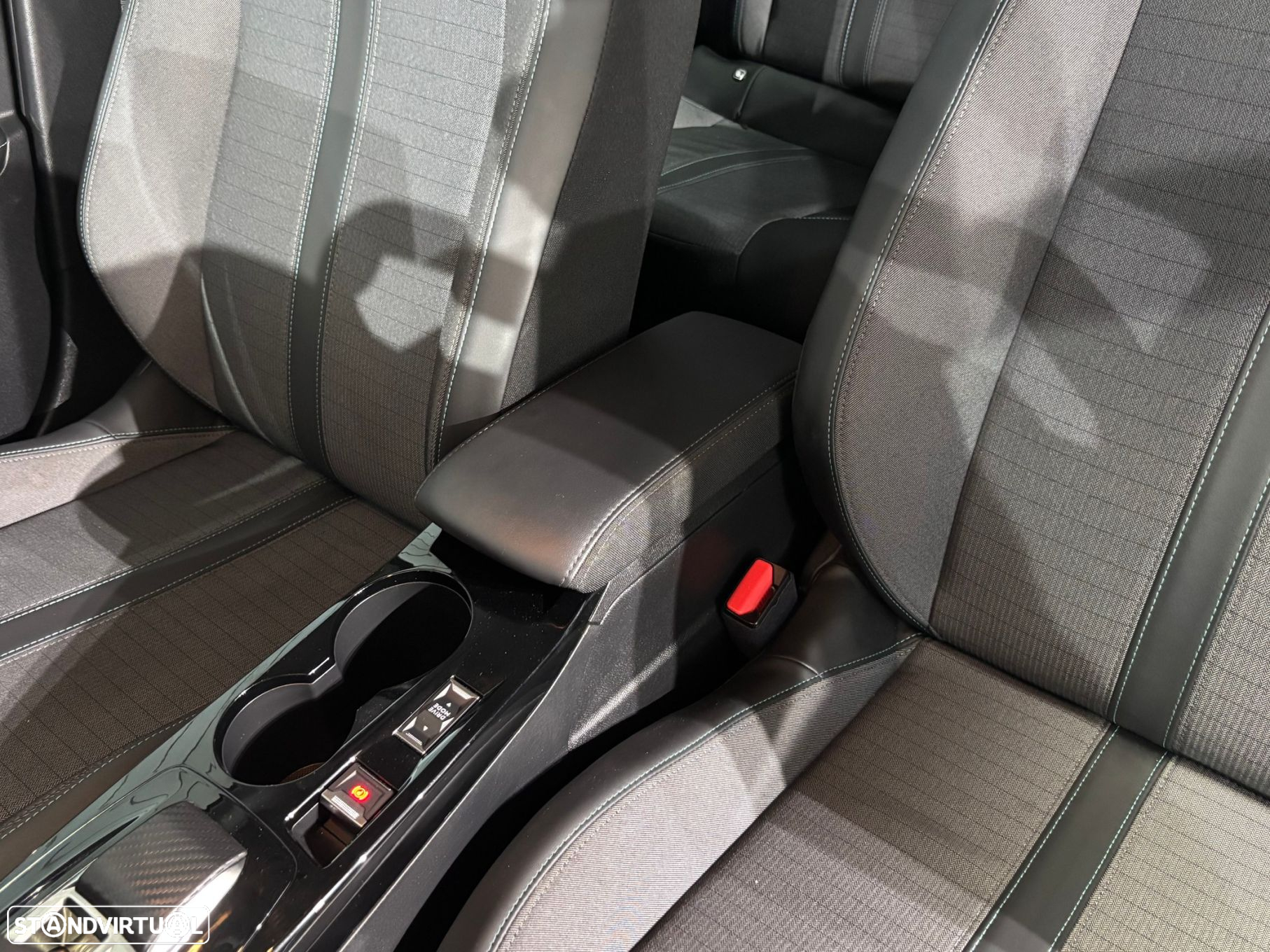 Peugeot e-208 50 kWh Allure Pack - 16