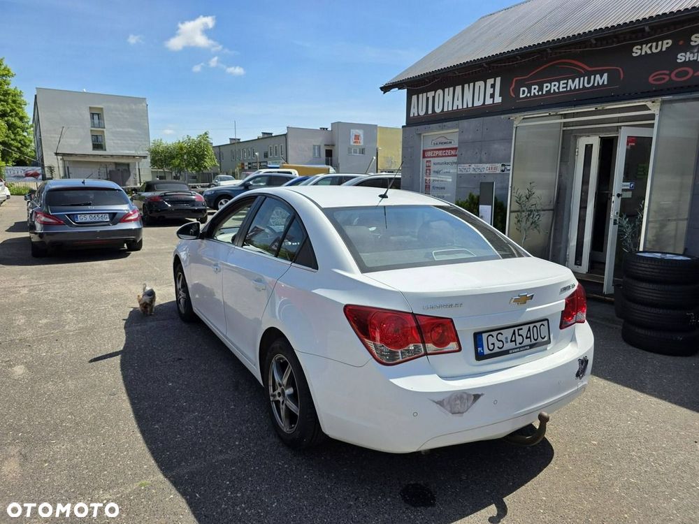 Chevrolet Cruze 1.8 LS - 4