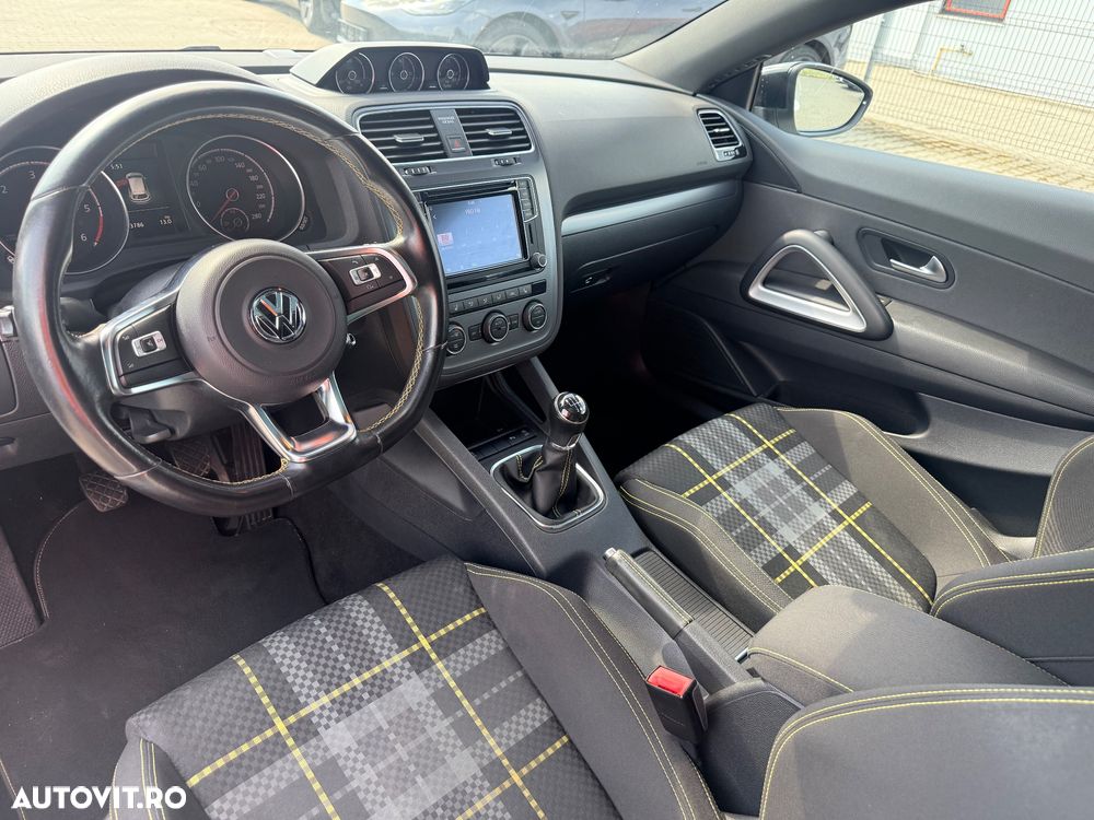 Volkswagen Scirocco 2.0 TDI (Blue Motion Technologie) - 9