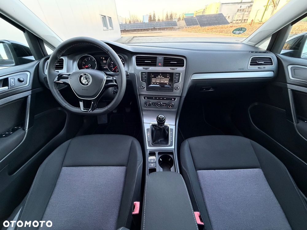Volkswagen Golf 1.2 TSI BMT Trendline Perfectline - 27