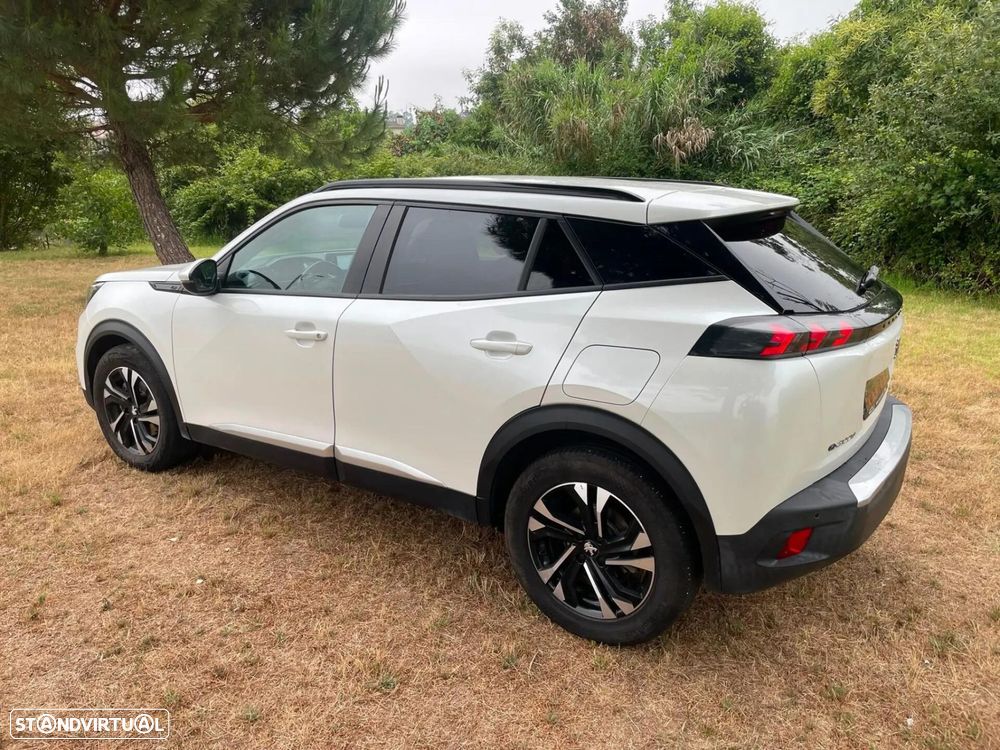 Peugeot e-2008 Allure - 11