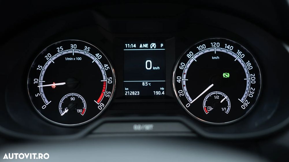 Skoda Octavia Combi Diesel 1.6 TDI DSG Style - 8