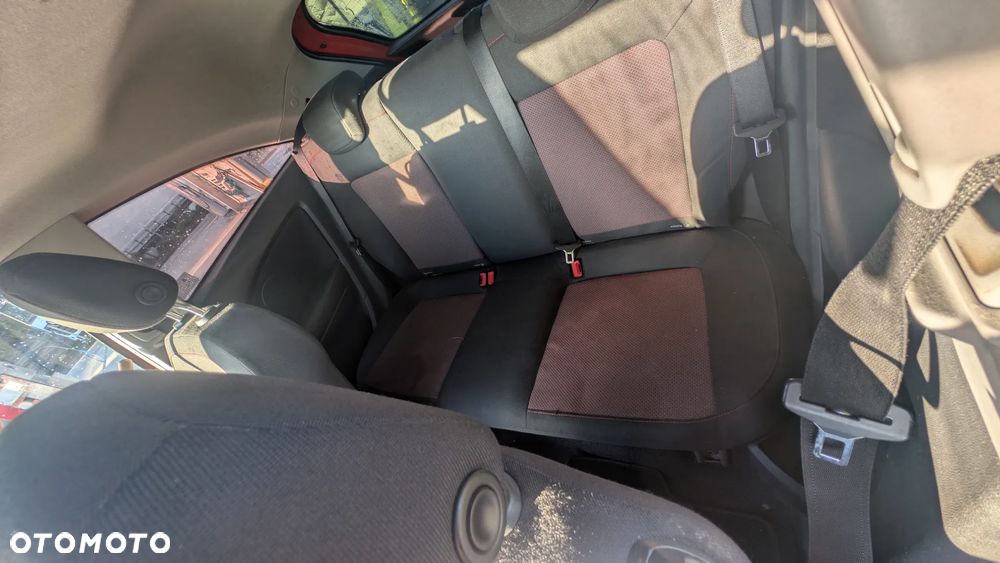 Opel Corsa 1.4 16V Color Edition - 8