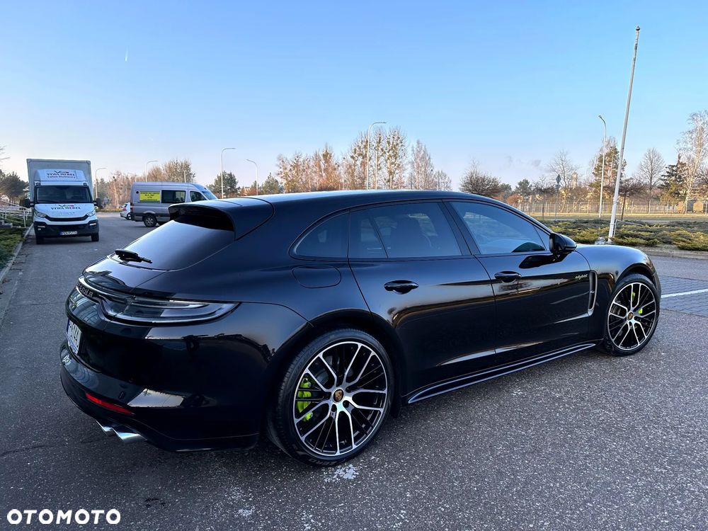 Porsche Panamera - 4