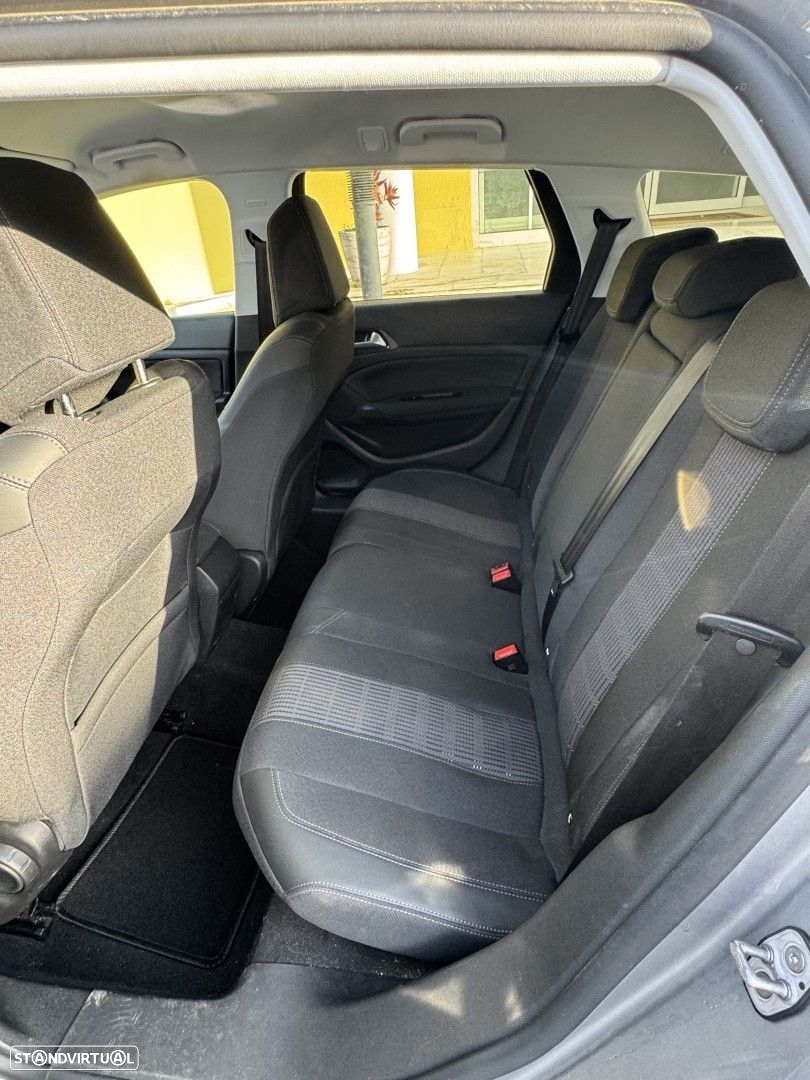 Peugeot 308 SW 1.2 PureTech Allure Full LED EAT8 - 7