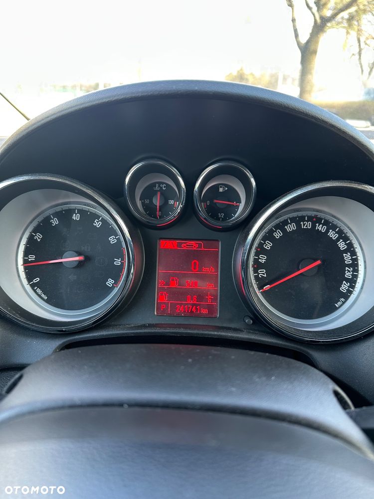 Opel Astra 1.4 T Cosmo - 24