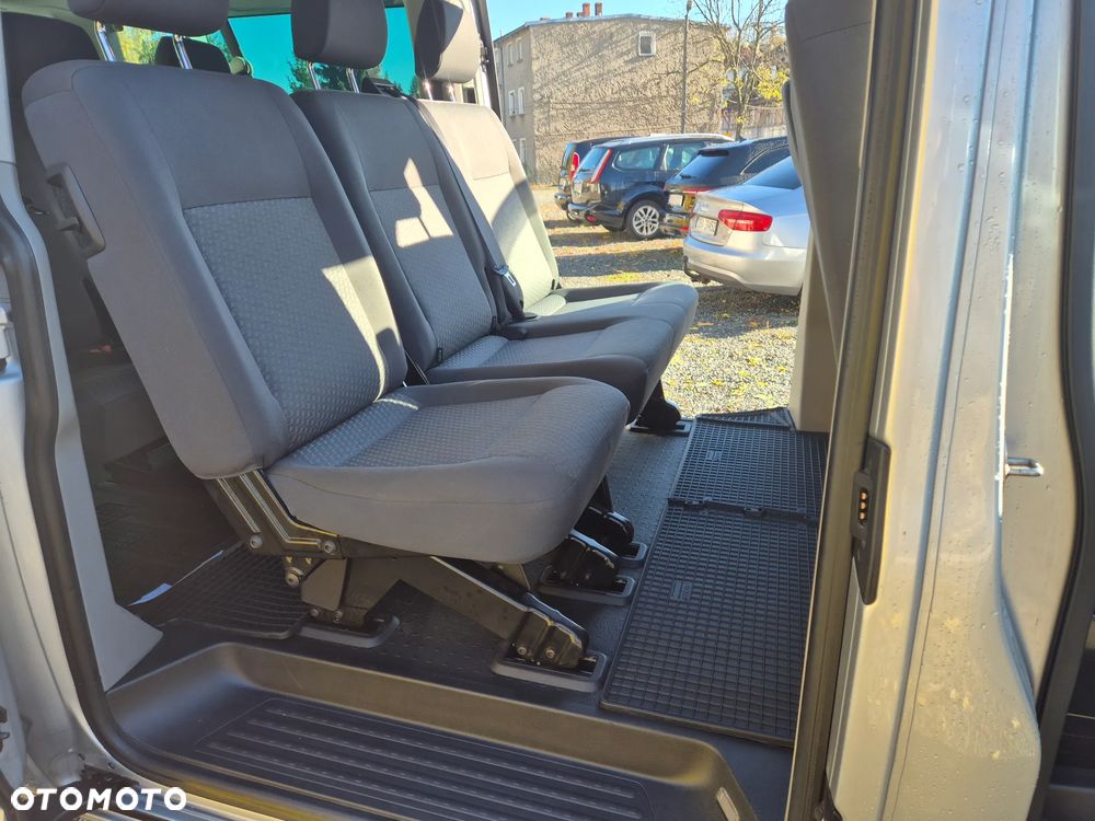 Volkswagen Caravelle - 26