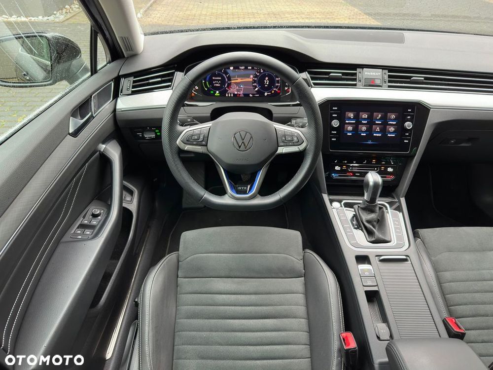Volkswagen Passat - 12