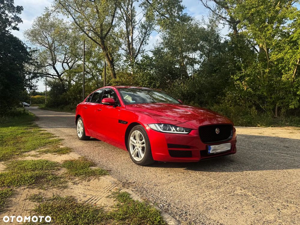 Jaguar XE 2.0 D Prestige - 1