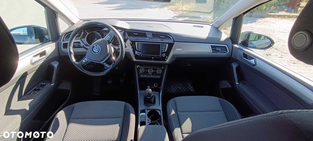 Volkswagen Touran - 5