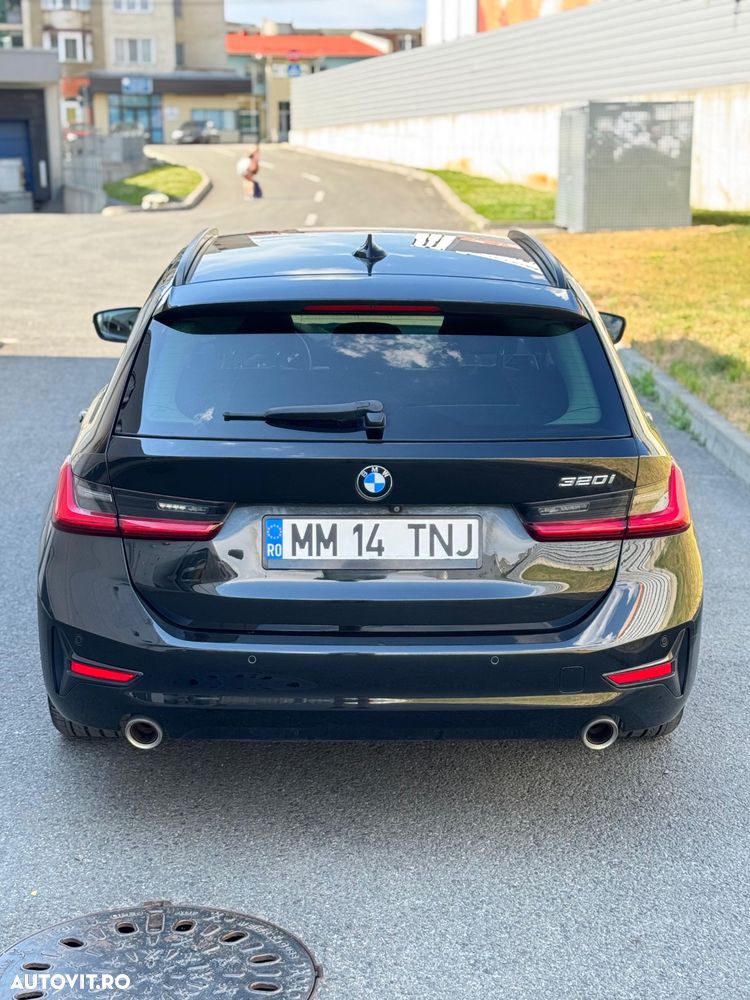 BMW Seria 3 320i AT - 8