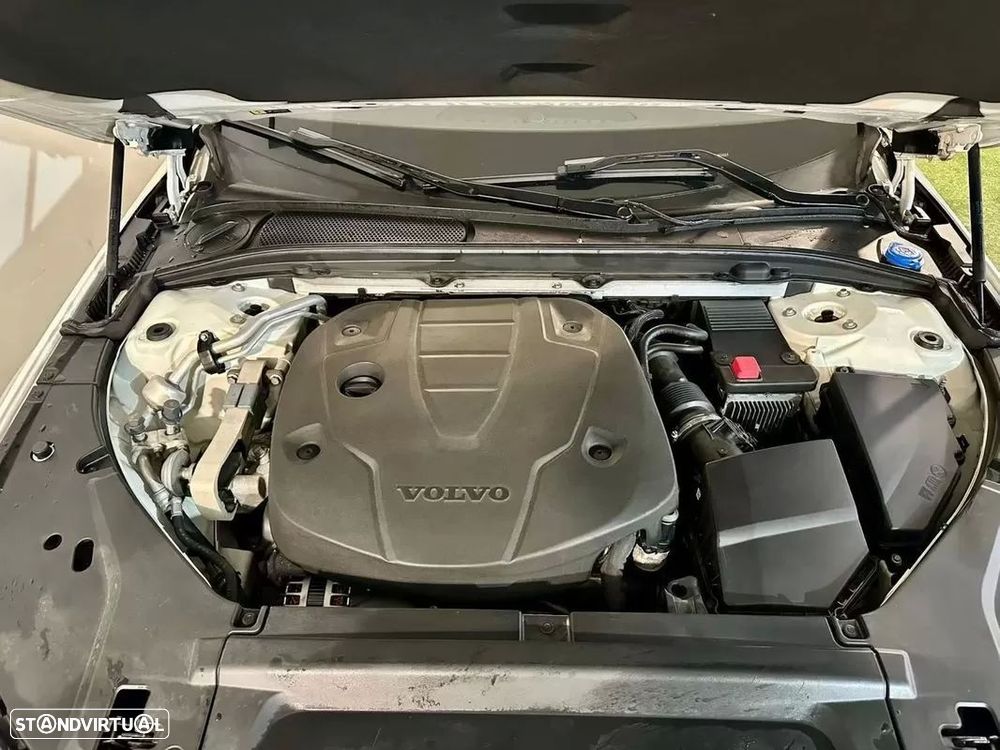 Volvo V90 2.0 D4 Momentum Geartronic - 31