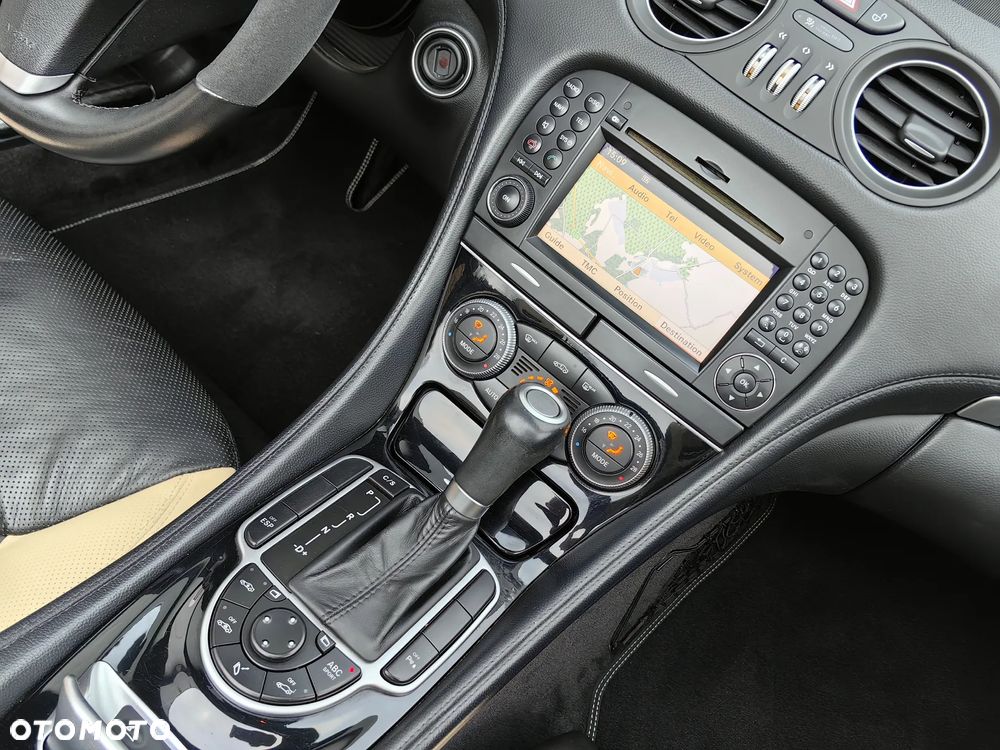 Mercedes-Benz SL - 16