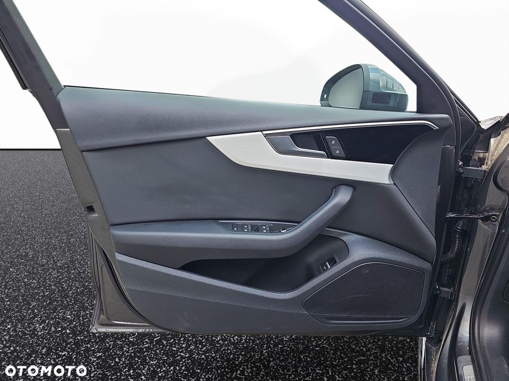 Audi A4 Limousine - 10