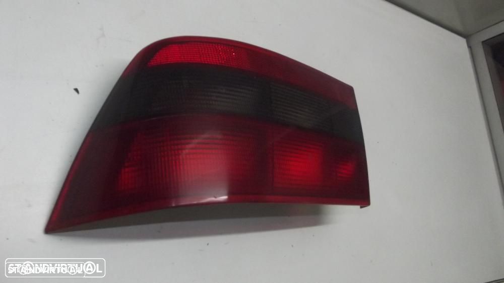 Opel Calibra farolim de trás - 2