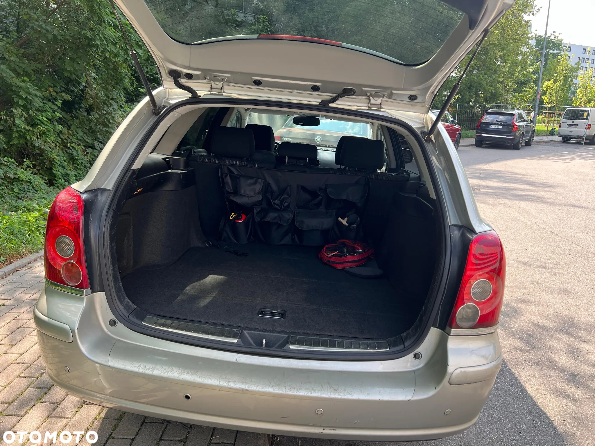 Toyota Avensis 2.0 VVT-i Combi Automatik Sol - 9